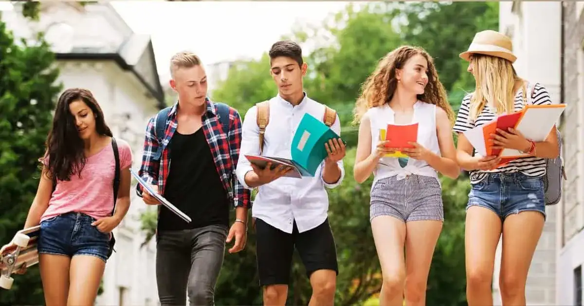 From College Acceptance to First Day on Campus: A Parent's Guide