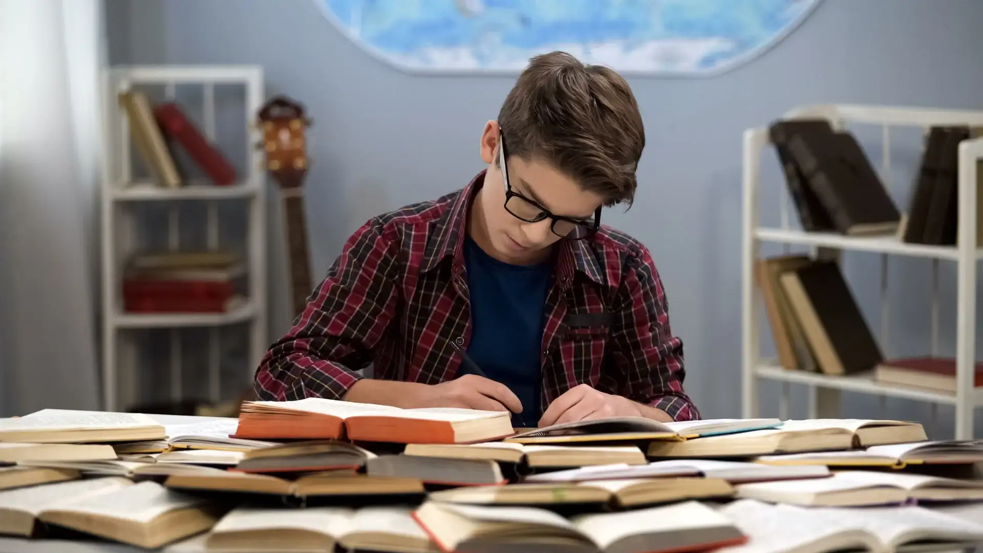 What Do Colleges Look for in an Application Essay? (Here’s What Really Matters for Your College Essay)