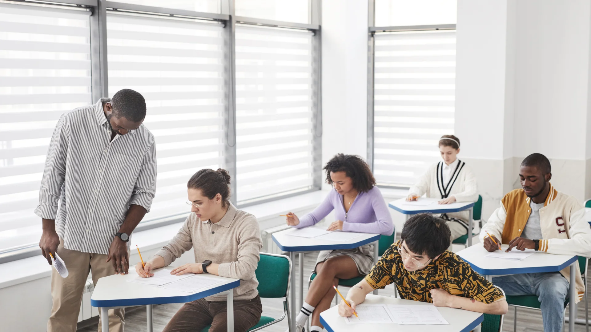 students taking college admissions test