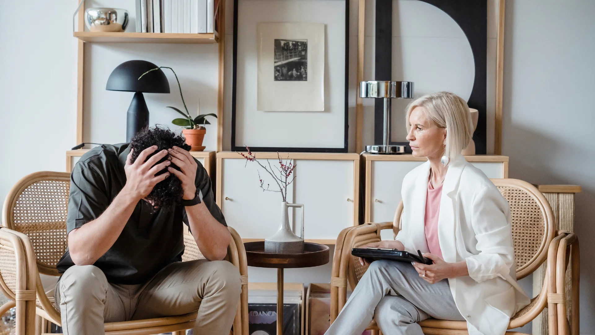 student frustrated with an unhelpful college counselor