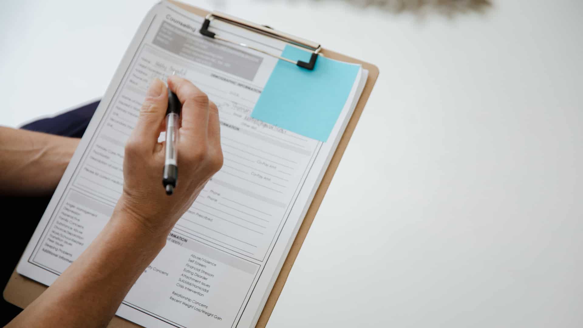student completing fafsa form making sure that no mistakes are made